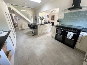 Kitchen/ Breakfast Room- click for photo gallery